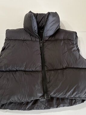 NY Threads Black Puffer Vest Size Large, Lightweight Quilted Vest, NEW